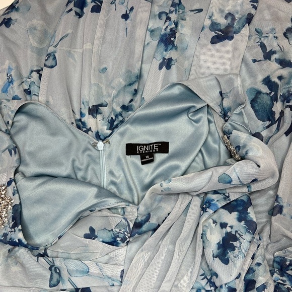 Ignite evenings dress - Picture 11 of 12